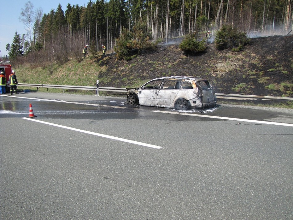 Einsatz 10/2011: Brand PKW und Böschung A72